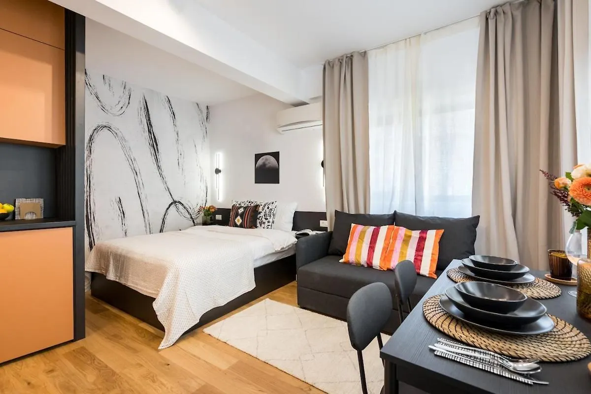 Sunny Studio - Charming Balcony - Romana Square Bukarest Rumänien