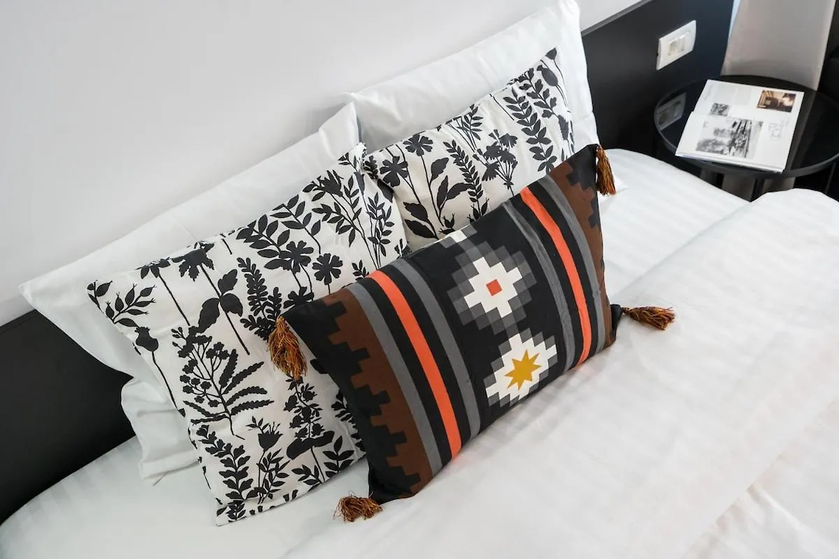 Sunny Studio - Charming Balcony - Romana Square Bukarest