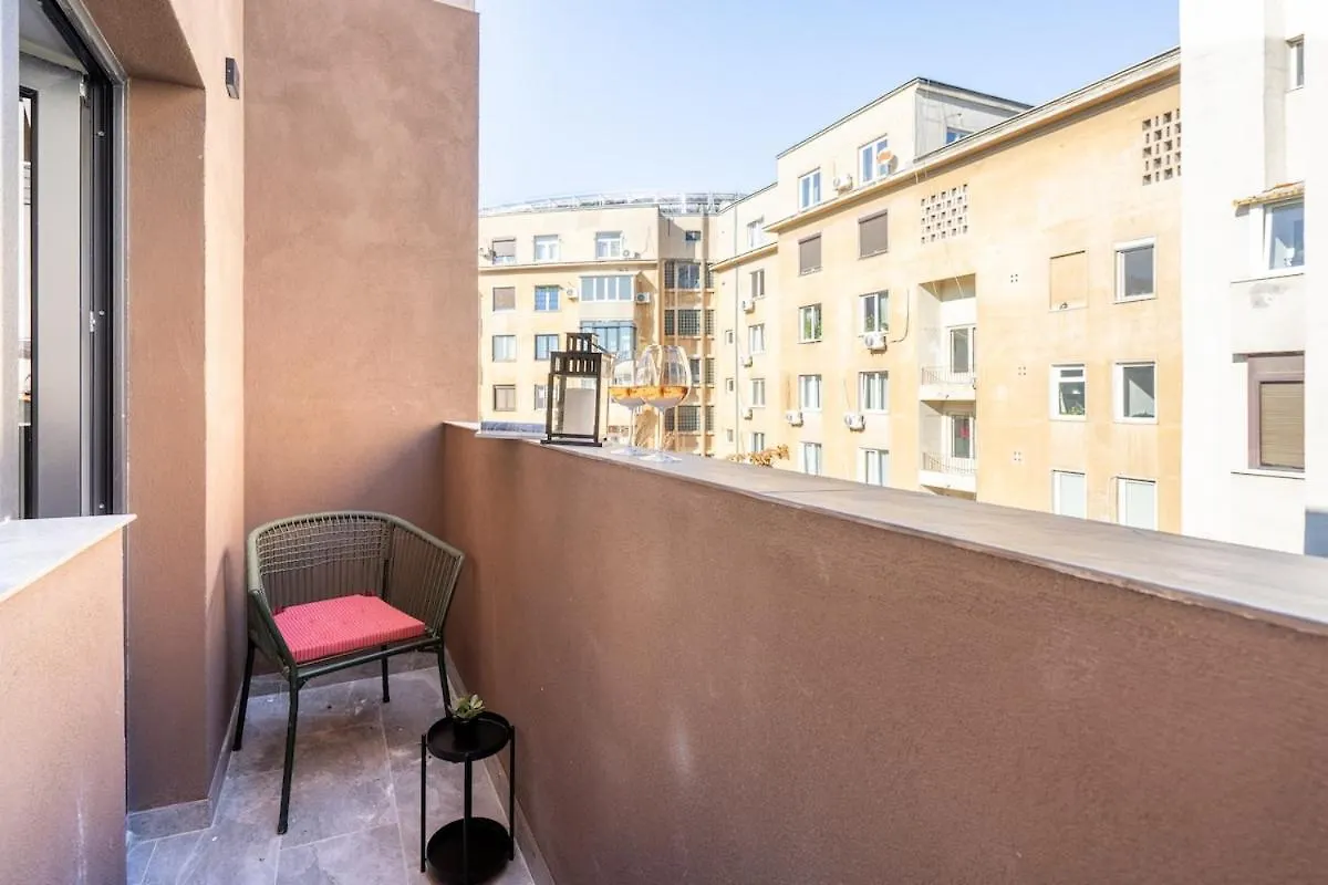 דירה בוקרשט Sunny Studio - Charming Balcony - Romana Square רומניה