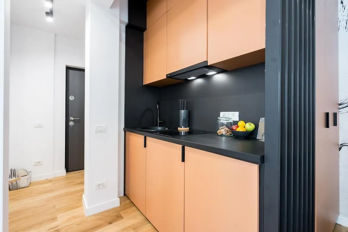 בוקרשט Sunny Studio - Charming Balcony - Romana Square 0*,  רומניה